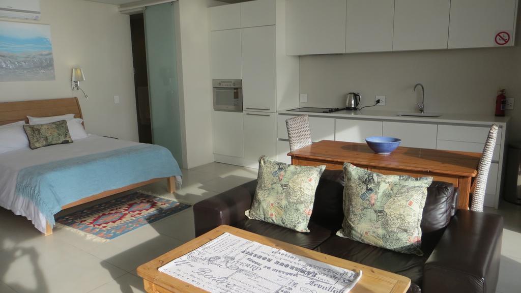Camps Bay Studio Guesthouse - Studio Città del Capo Esterno foto